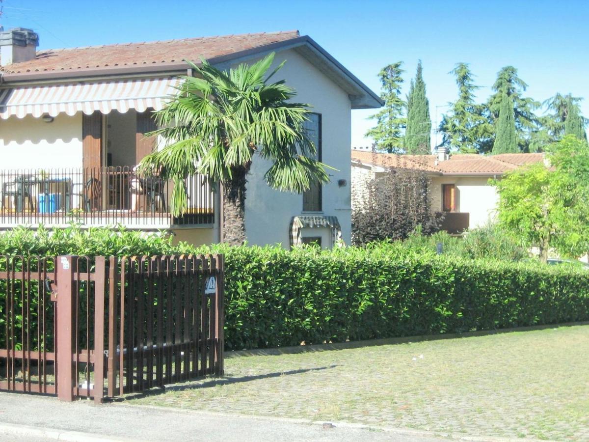 Belvilla By Oyo Enticing Holiday Home With Pool Lazise Szoba fotó
